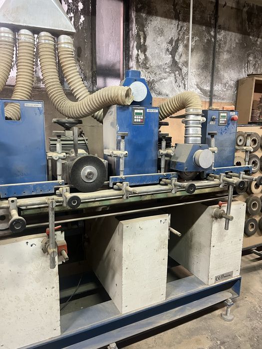 Maquina de 4 cabecas ,para lixagem de perfis