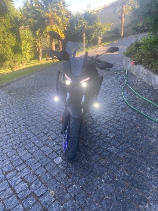 Moto YAMAHA tracer 7