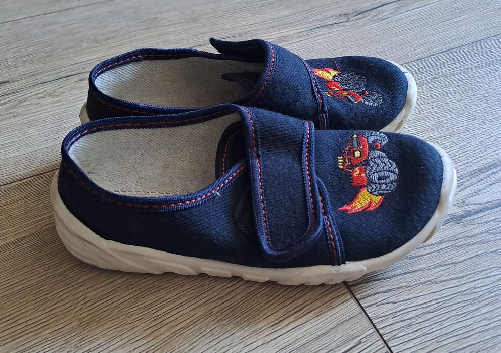 Kapcie dla chłopca rozm.28