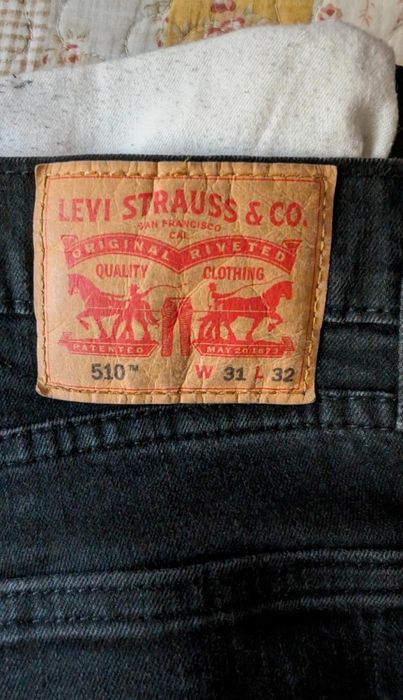 2 pares calças Levis