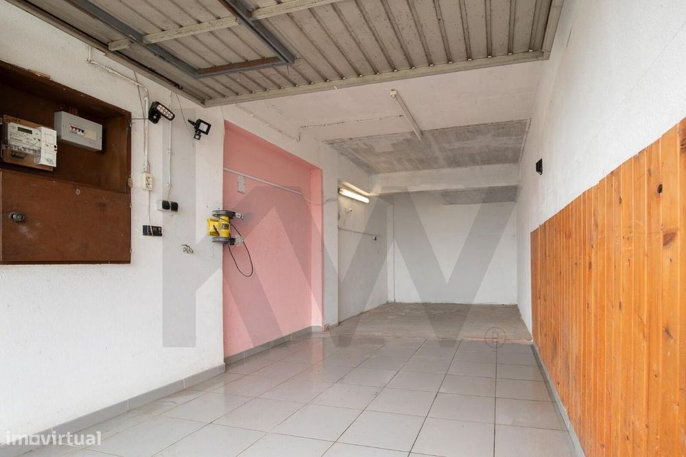 Garagem para venda na Rua Julia Van Zeller Pereira Palha em Vila Franc