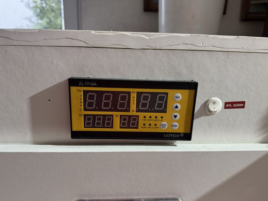 Inkubator 112 jaj automatyczny