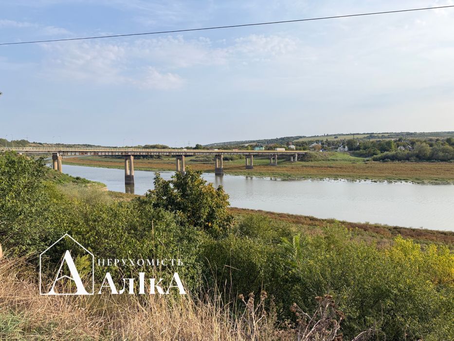 Продам два чудових будинки з ремонтом на одній території!