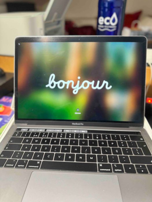 MacBook Pro 13" 500GB SSD (2018) - Touch Bar - Excelente estado