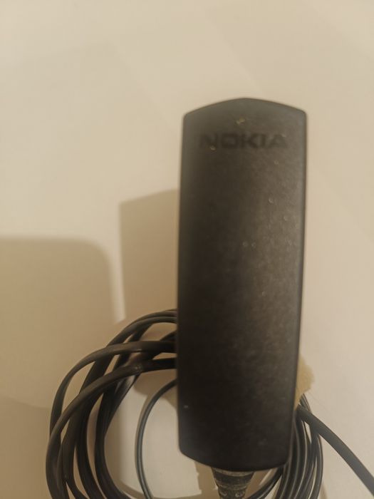 Carregador Original Nokia AC-8E (Ficha Fina 2mm) – Excelente Estado