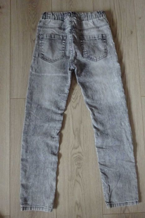 NOWE z metką jeansy chłopięce na gumce r. 140 - Zeeman