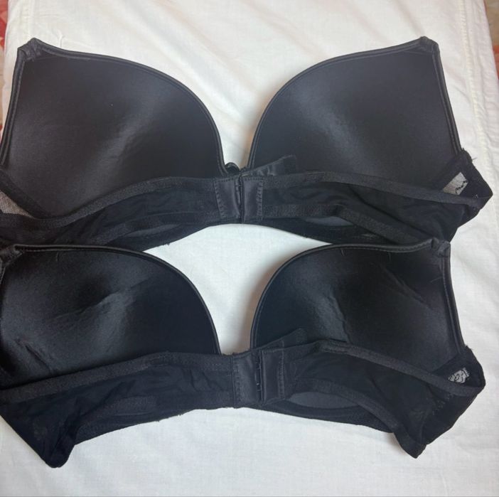 Бюзгалтери чорні