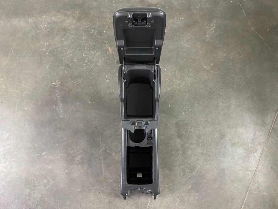 Підлокітник подлокотник центральна консоль Chevrolet Captiva 12-16р.