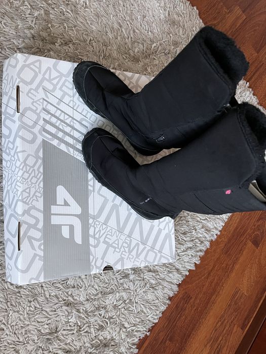 Kozaki sportowe damskie 4F