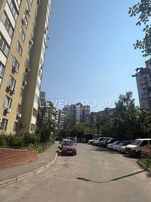 Продаж 3-кімнатної квартири за адресою Харківське шосе, 58а/Дарниця/Бориспільська