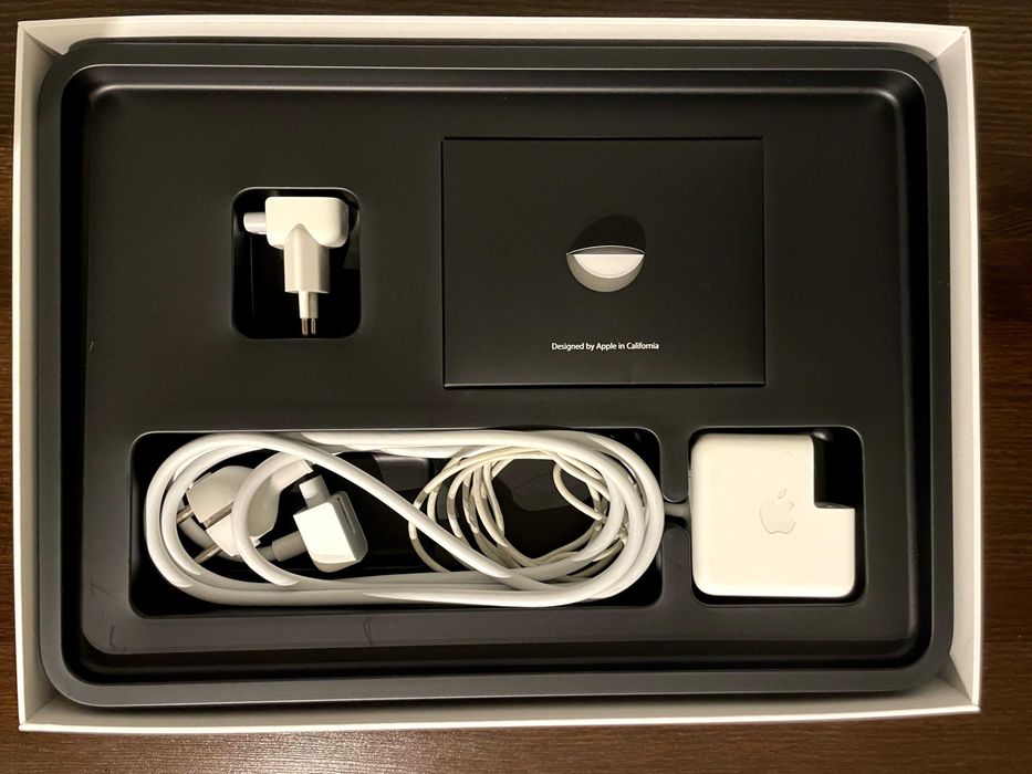 MacBook Air 13,3'' 2017, Intel Core i5, 8GB de SDRAM, SSD de 128 GB