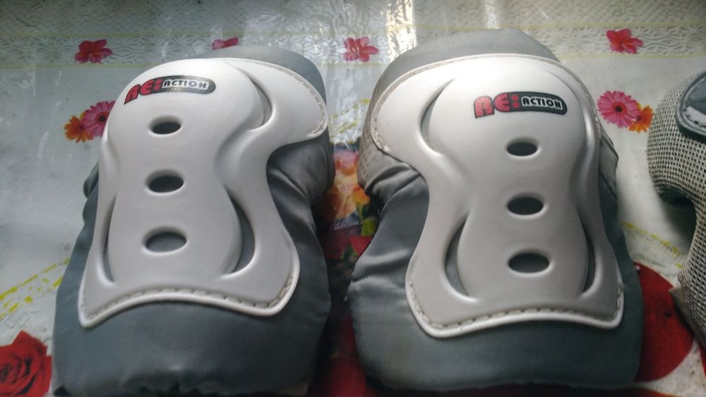 Продам наколенники,налокотники