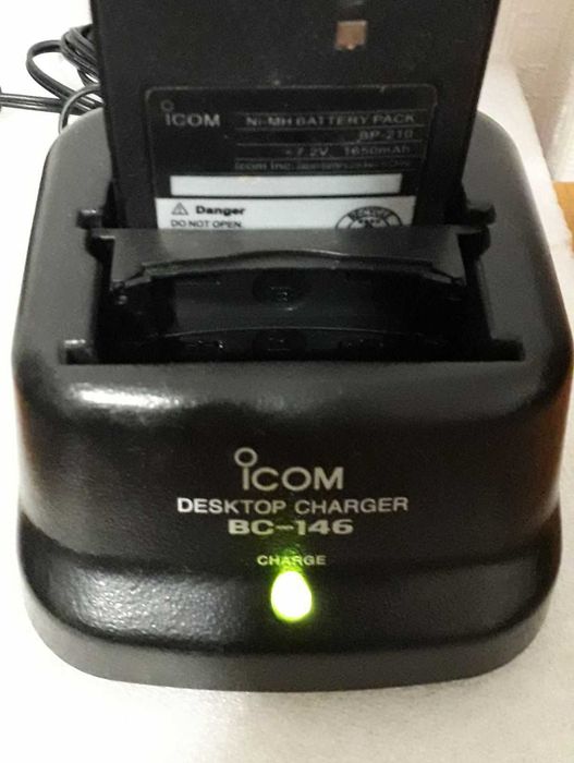 Радиостанция, рация Icom VHF.