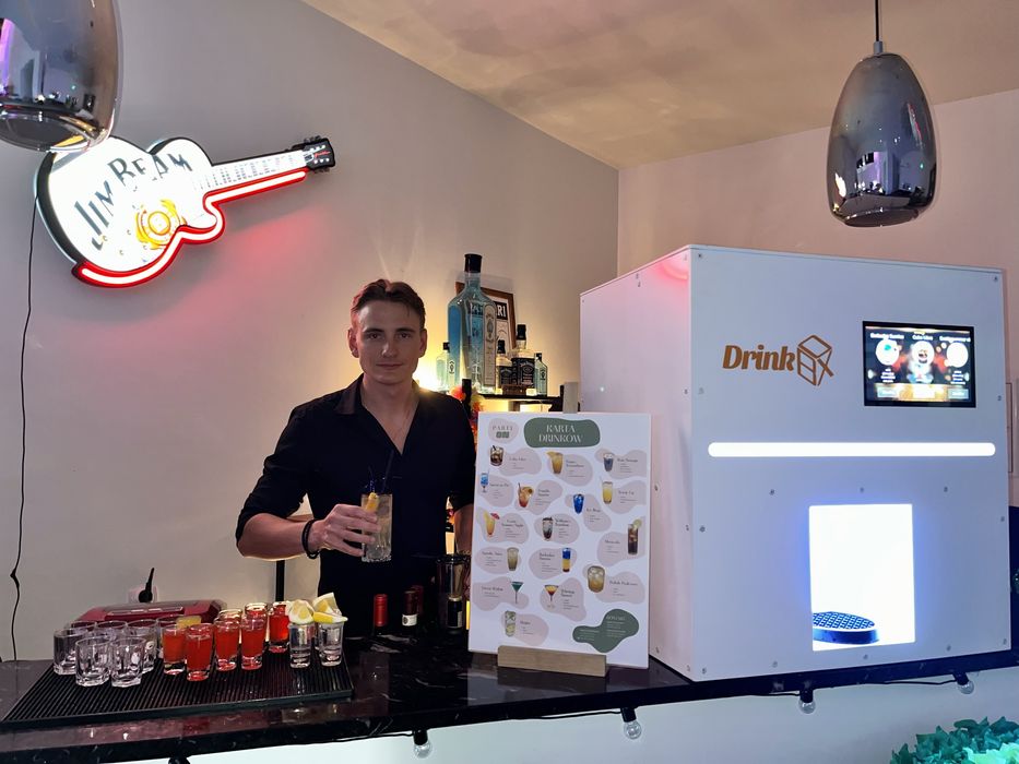 Automatyczny barman, mobilny bar, Drinkbox, Barmix, Jagermeister