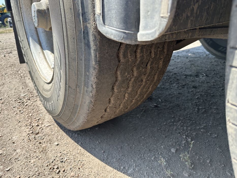 напівпричіп (полуприцеп) зерновоз MEGA MNW самоскид 42 куба