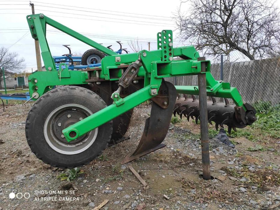 Продам глибокорозпушувач ГРС-3,0