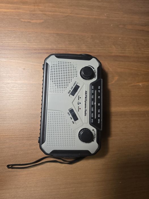 Radio am fm awaryjne dynamo solar