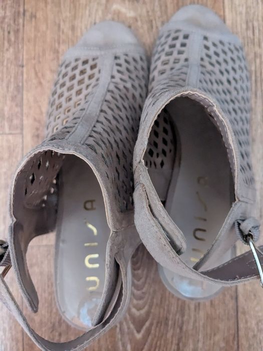 Женские бежевые босоножки 41-41,5 размер