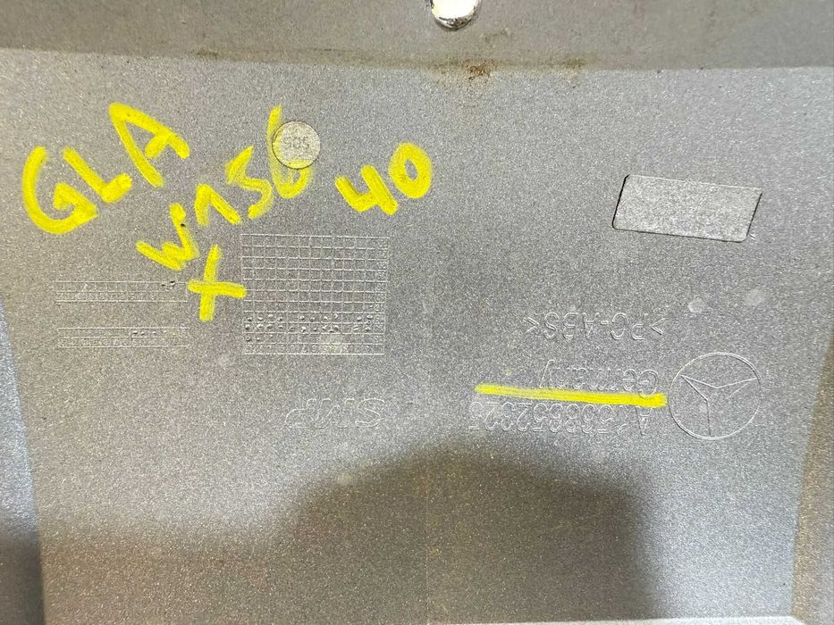 Lip inferior pára-choques Mercedes gla x156 w156