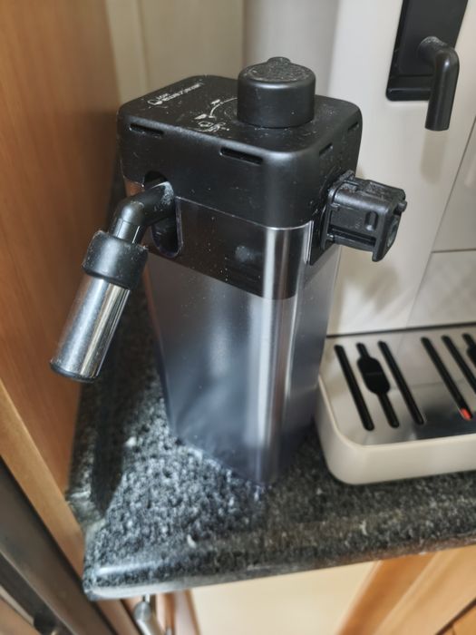 Máquina de café automática com moinho Delonghi Rivelia Sand Beige  EXAM440.55.BG | 1 ano uso | com garantia 2 anos
