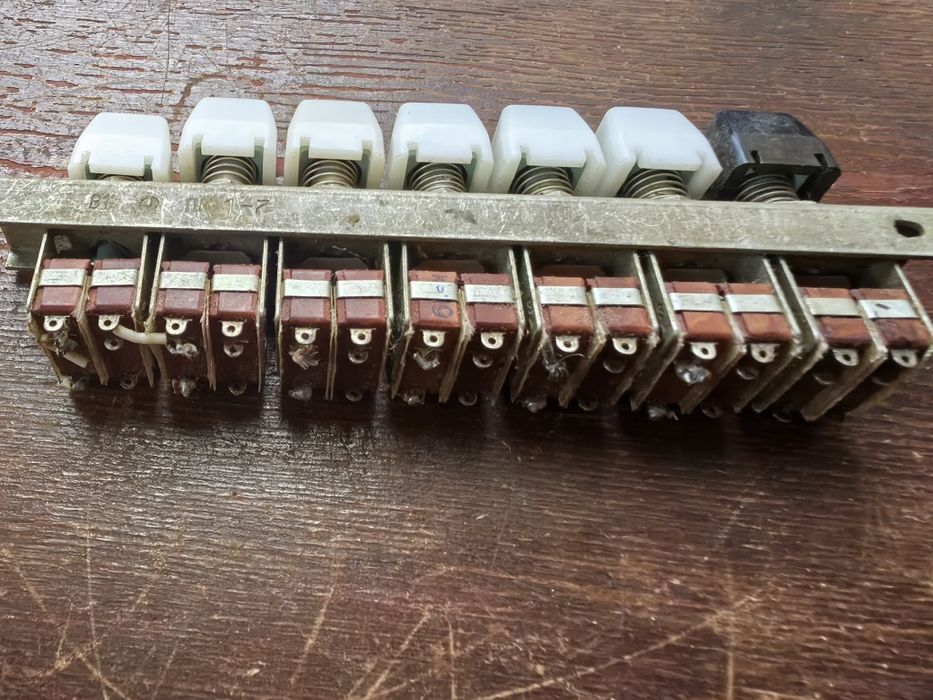 Продам одним лотом блоки тв