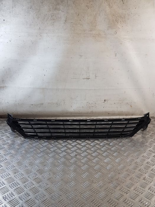 Kratka Środkowa Zderzaka Przedniego Peugeot 301 Lift Sedan 18R-