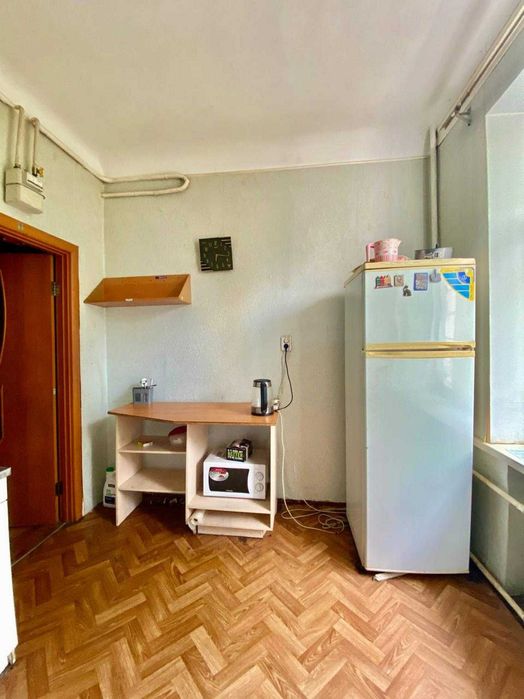 Черчиля 17, роздільна 2к.квартира, метро Дарниця 7 хвилин пішки, є ГАЗ