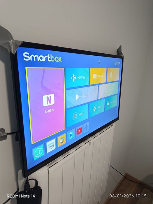 TV 32 polegadas como nova. Smart Tech.