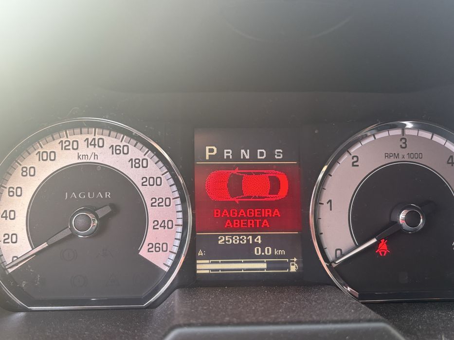 Jaguar XF  S 3.0 V6D Bom estado