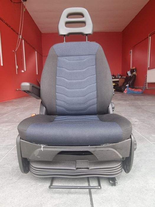 Сидінея водія Iveco Daily