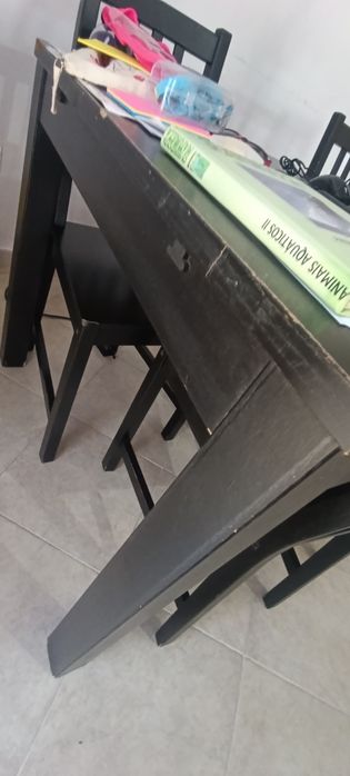 mesa extensível  Ikea com 4 cadeiras