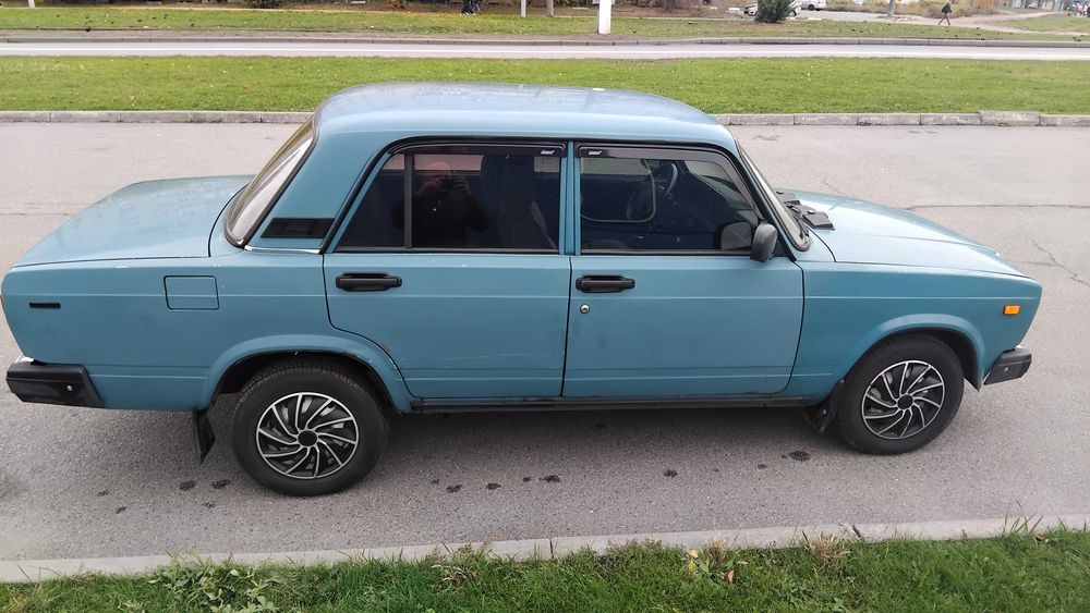 Автомобиль ВАЗ 21070