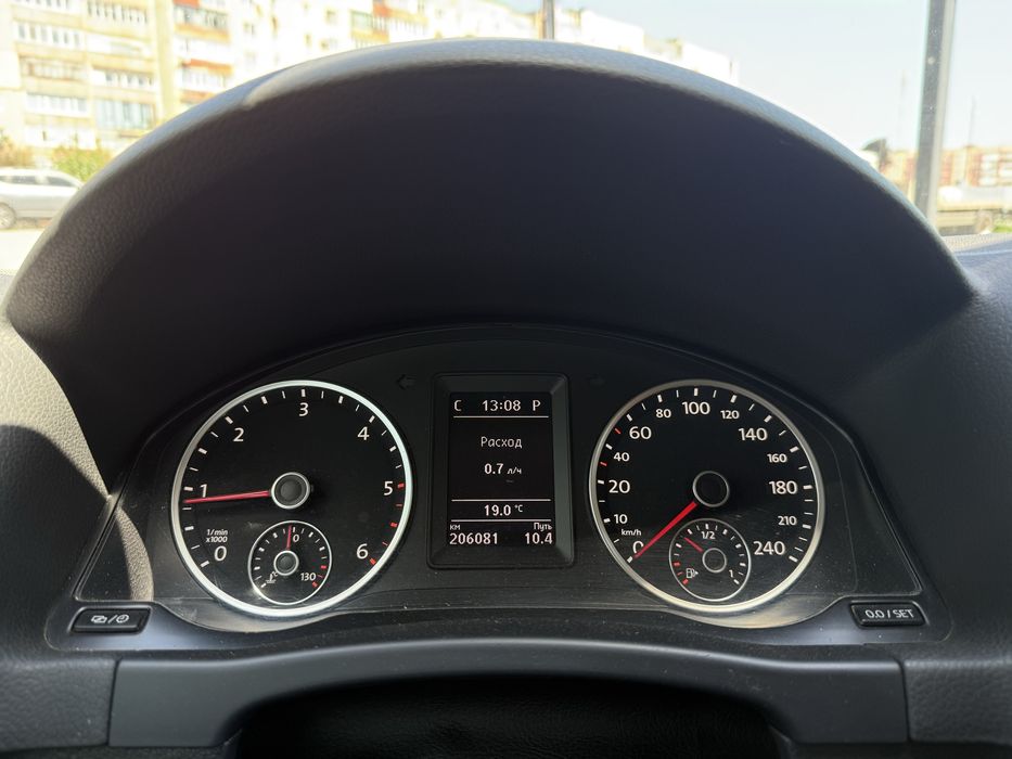 VW Tiguan рестовий (не фарбований)