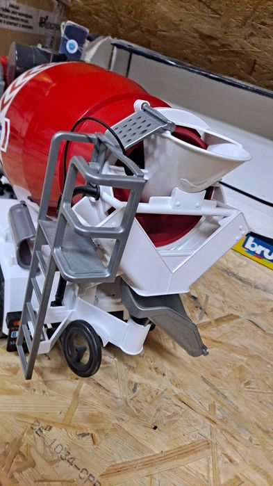 Bruder mercedes betoniarka