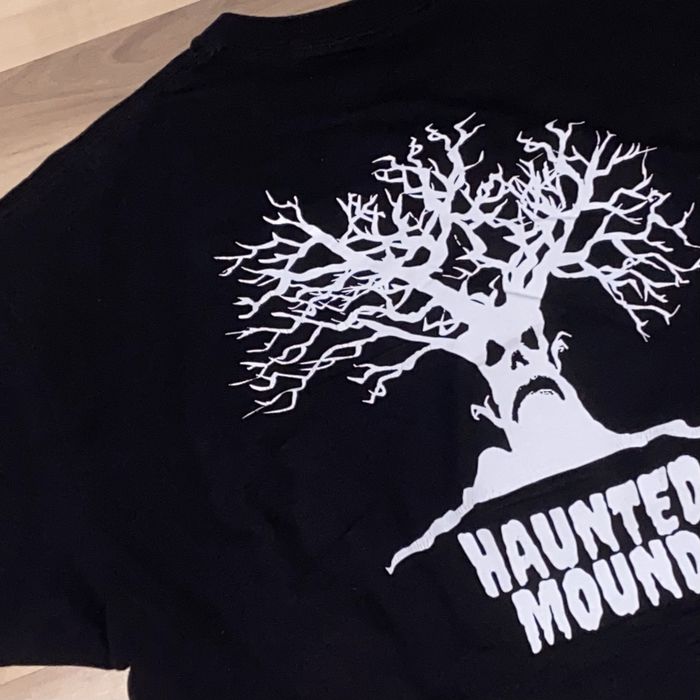 I Love Haunted Mound Tee: 2 000 грн. - Футболки Звягель на Olx
