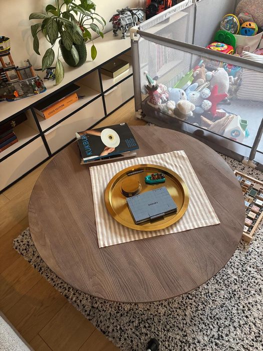 Stolik kawowy marki wood-I / Jesion