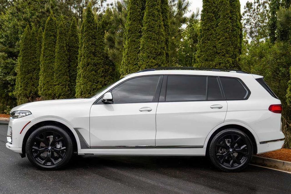 BMW X7      2021