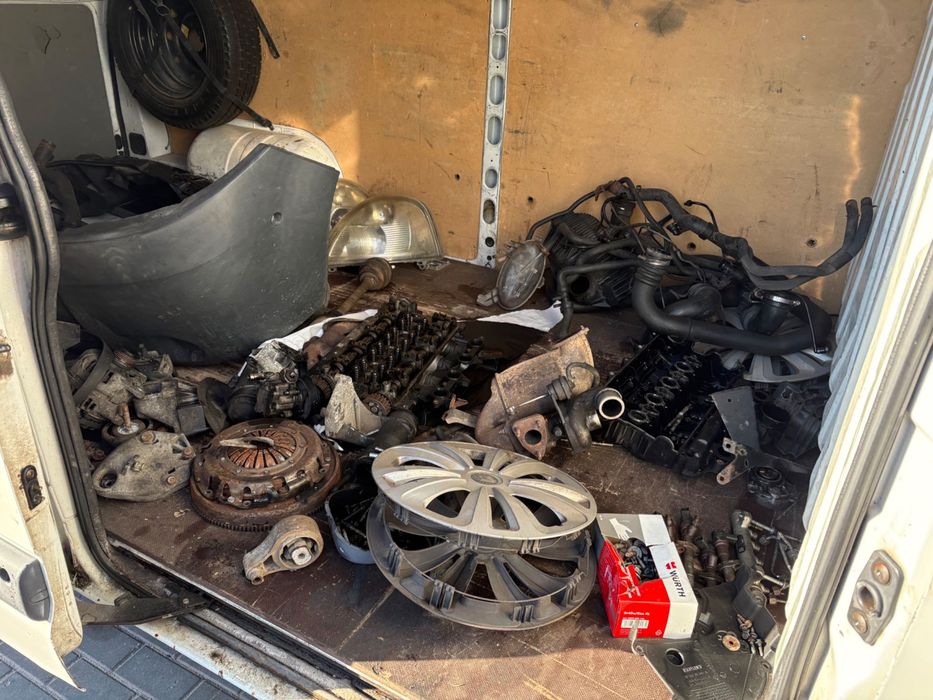 Renault master L2H2 2.5 DCI uszkodzony silnik