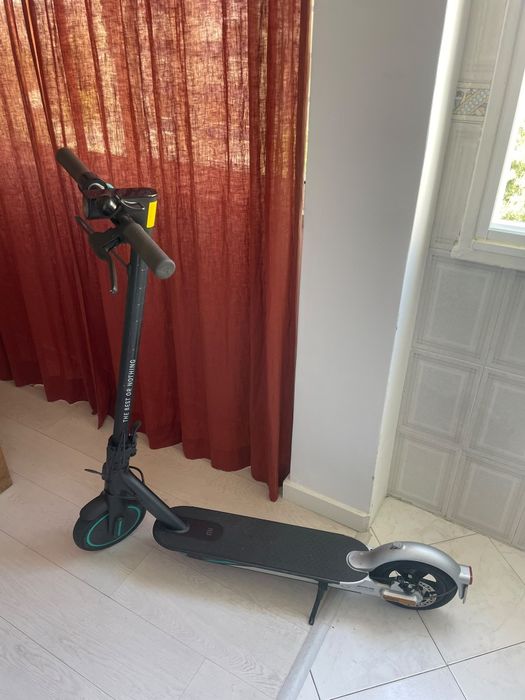 Trotinete Xiaomi Mi Eletric Scooter Mercedes AMG Petronas F1 Edition