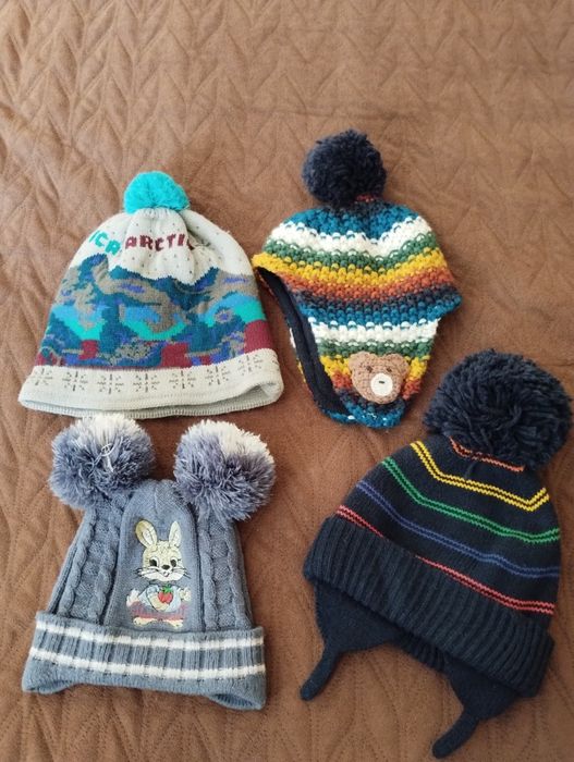 Шапки , мітенки, дитячі шапки