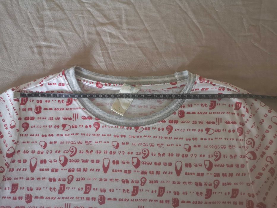 T-shirt com símbolo "" em vermelho da Mo, tamanho L
