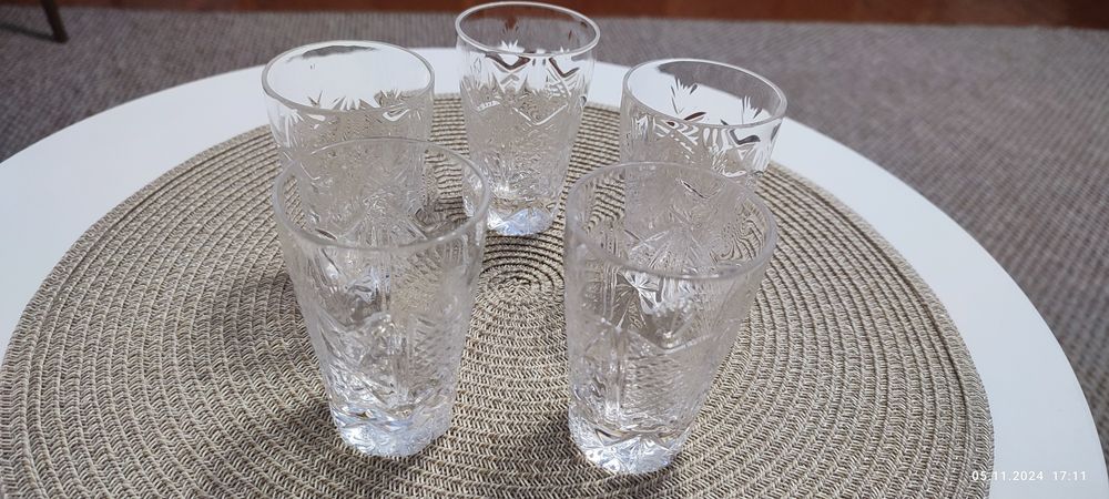 Кришталеві рюмки стакани