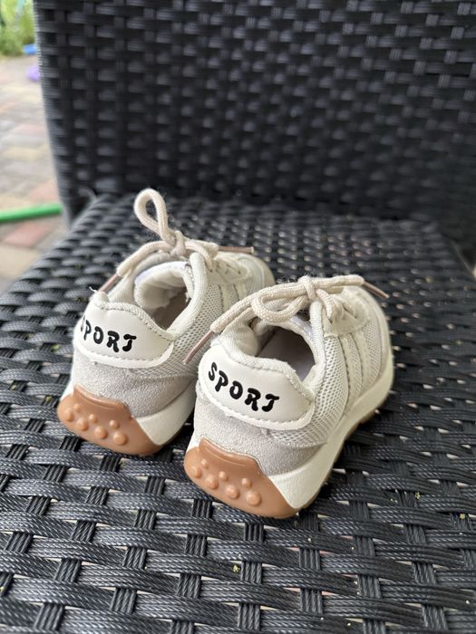 Продам дитячі кросівки розмір 21