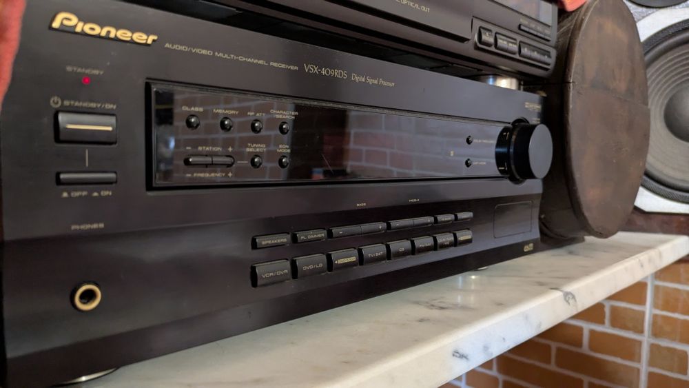 Vendo amplificador PIONEER VSX 409 RDS