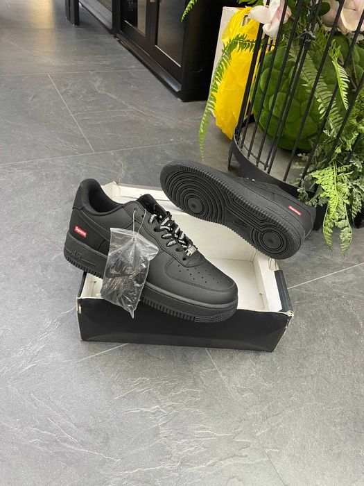 Nike Air Force 1 Low Supreme czarny R.44