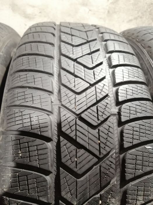 235/60R18 107H M+S Pirelli Scorpion Winter