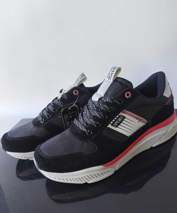 Lekkie nowe czarne buty sportowe dla mężczyzn wygodne 43