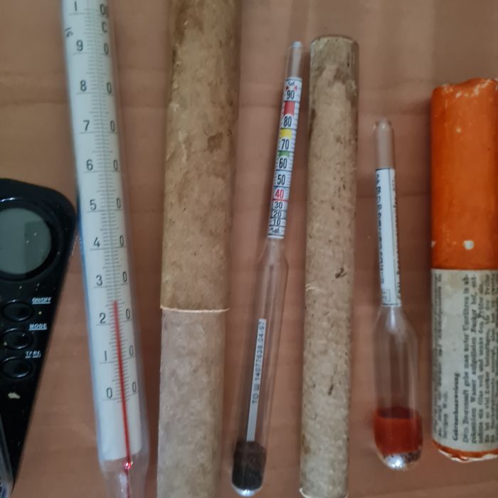 Спиртометри  для пива , шнапса ,горілки, ваги ,термометр.