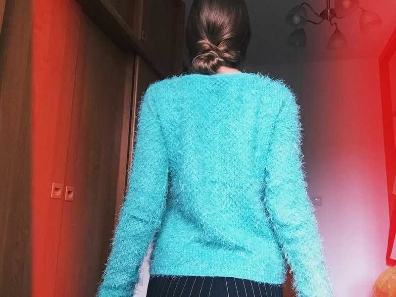 Błekitny włochaty sweter ciepły na zimę włochacz orsay rozmiar xs