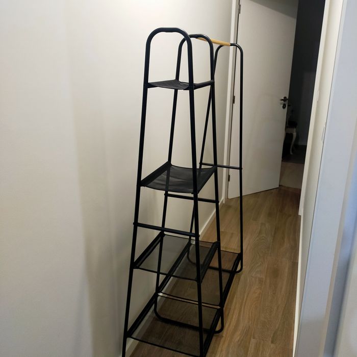 Roupeiro / cabideiro